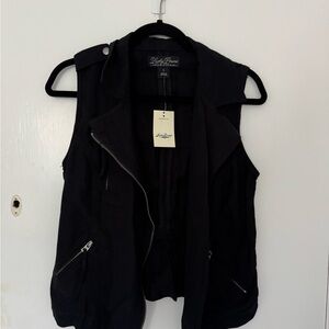 Lucky Brand Black Sleeveless Vest
